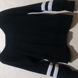 No Boundaries size medium 7/9 long sleeve cut out sweater